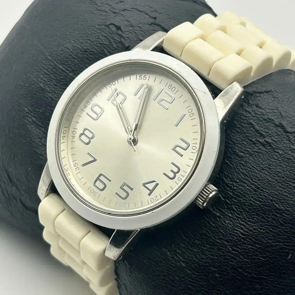 Silver-tone White Silicon Band Women’s Casual Watch Working New Battery